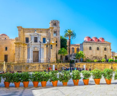 Piazza Bellini chiesa di san cataldo ve chiesa della dell ammiraglio Palermo, Sicilya, Ital içinde hakim