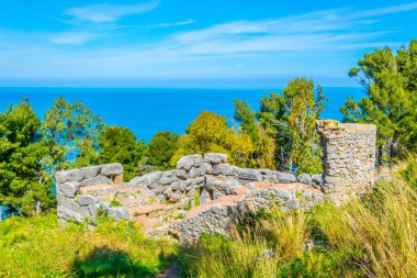 Cefalu, Sicilya, Ital La Rocca Dağı'nda yer alan bir kale kalıntıları