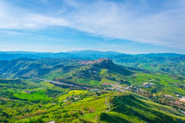 Görünüm Calascibetta Köyü Merkez Sicilya, İtalya