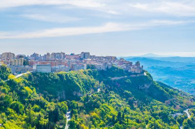 Sicilya, Ital Enna şehrin havadan görünümü