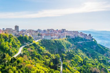 Sicilya, Ital Enna şehrin havadan görünümü