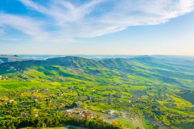Enna merkezi Sicilya, Ital yakınındaki bir vadinin gün batımı görünümü