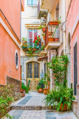 Taormina, Sicilya, Ital dar bir sokakta görünümünü