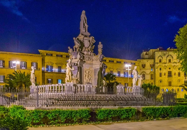 Vista Nocturna Del Teatro Marmoreo Palermo Sicilia Ital — Foto de Stock