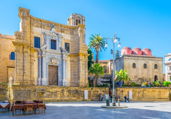 Piazza Bellini Gedomineerd Door Chiesa San Cataldo Chiesa Santa Maria — Stockfoto