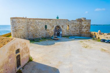 Syracuse, Sicilya, Ital castello maniace görünümünü