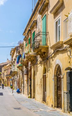 Syracuse, Sicilya, Ital dar bir sokakta görünümünü