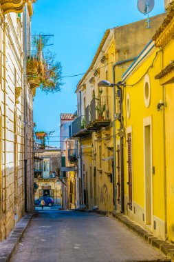Noto, Sicilya, Ital dar bir sokakta görünümünü