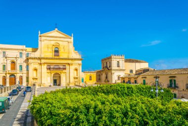 Yerebatan Santissimo Salvatore ve Torre Belvedere Noto, Sicilya, Ital içinde görünüm