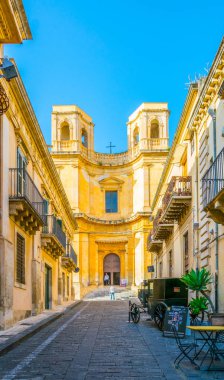 Görüntülemek ve kilise ben Sapori del Val di Noto di Noto, Sicilya, Ital Andolina Carmen