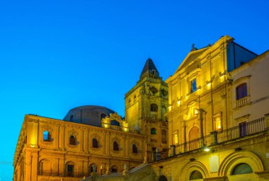 Chiesa di San Francesco d'Assisi all'Immacolata Noto, Sicilya, Ital içinde gün batımı görünümü