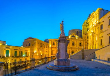 Chiesa di San Francesco d'Assisi all'Immacolata Noto, Sicilya, Ital içinde gün batımı görünümü