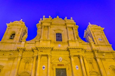 Noto, Sicilya, Ital Basilica Minore di San Nicolo gece görünümü