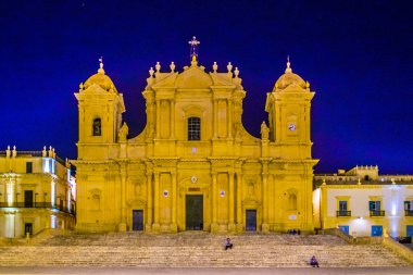 Noto, Sicilya, Ital Basilica Minore di San Nicolo gece görünümü