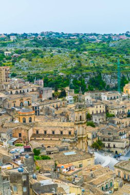 Saint George, Sicilya, Ital Katedrali'ne bakan Modica havadan görünümü