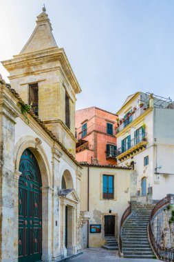 Ragusa, Sicilya, Ital dar bir sokakta görünümünü