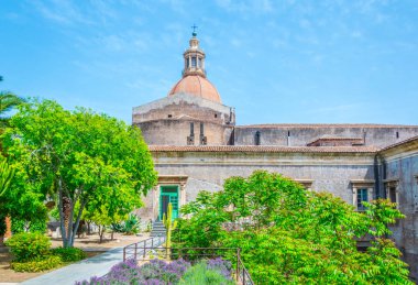 Catania Üniversitesi benedettini di san Nicolo, Sicilya, Ital eski manastırda bulunan bir iç bahçe görünümünü