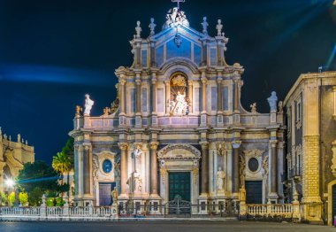 Aziz agatha ve Catania, Sicilya, Ital bir fil Çeşme katedral gece görünümü