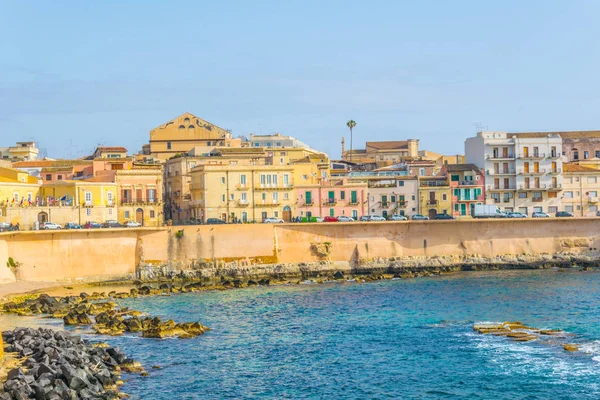 Utsikt Över Strandpromenaden Kring Den Gamla Staden Syrakusa Sicilien Ital — Stockfoto