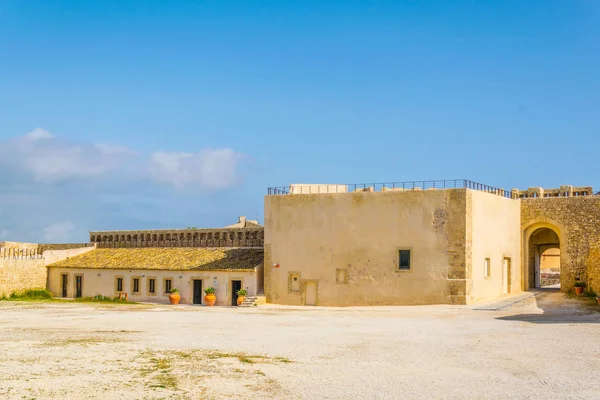 View Castello Maniace Syracuse Sicily Ital — Stock Photo, Image