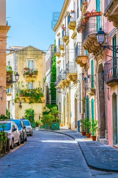 Vista Uma Rua Estreita Siracusa Sicília Ital — Fotografia de Stock