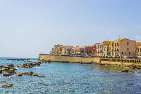 Utsikt Över Strandpromenaden Kring Den Gamla Staden Syrakusa Sicilien Ital — Stockfoto