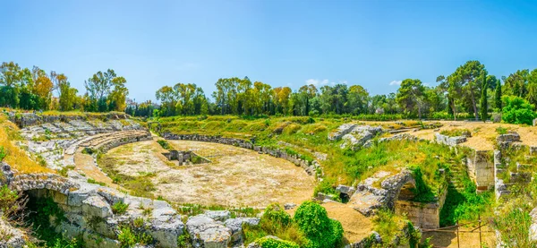 罗马圆形剧场的废墟在锡拉库扎 西西里岛 伊塔尔 — 图库照片