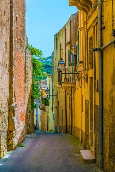 モディカ シチリア島 イタリアの狭い通りのビュー — ストック写真