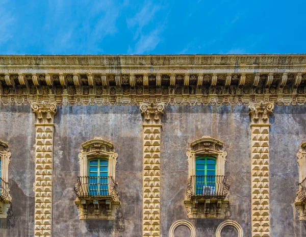 Benedettini di san Nicolo, Sicilya, Ital eski manastırda bulunan Catania Üniversitesi