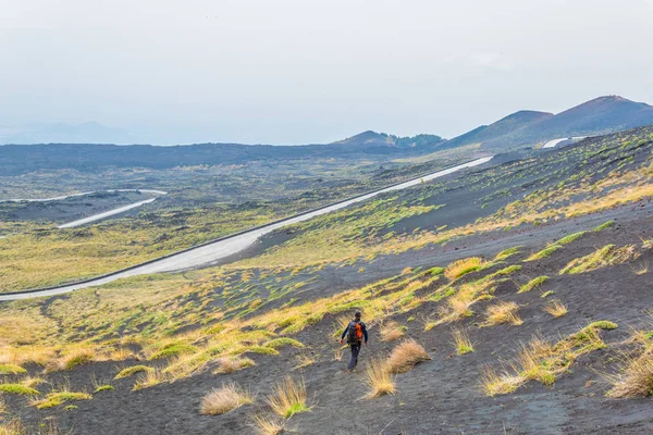 Sicilya, Ital etna Dağı gelen turist bir grup azalan