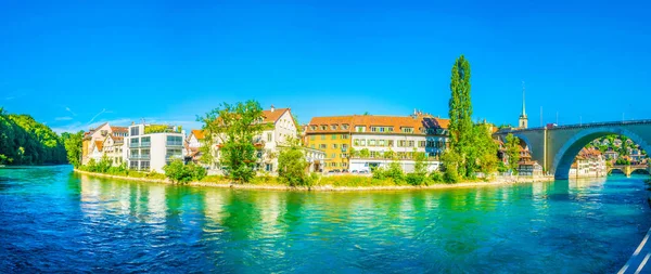 Rumah Tradional Bern Mirroring Sungai Aare Switzerlan — Stok Foto