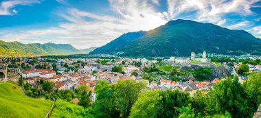 Bellinzona, Switzerlan 'daki Castelgrande kalesi.