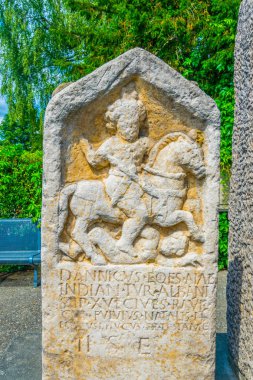 Basel, Switzerlan yakınındaki Augusta Raurica Roma Müzesi'nde sergilenen antik Roma heykelleri