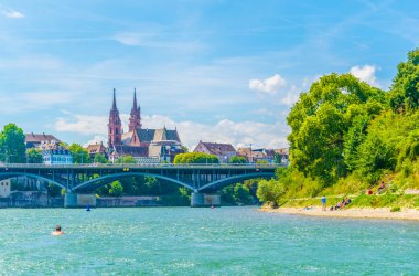 Basel Minster Wettstein köprünün, Switzerlan görüntülendi