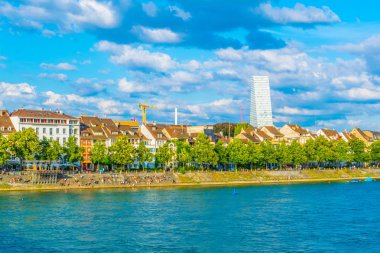 Switzerlan Roche kulede hakim Ren Riverside