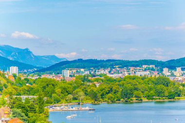 Cityscape Biel/Bienne Switzerlan Bielersee arkasında