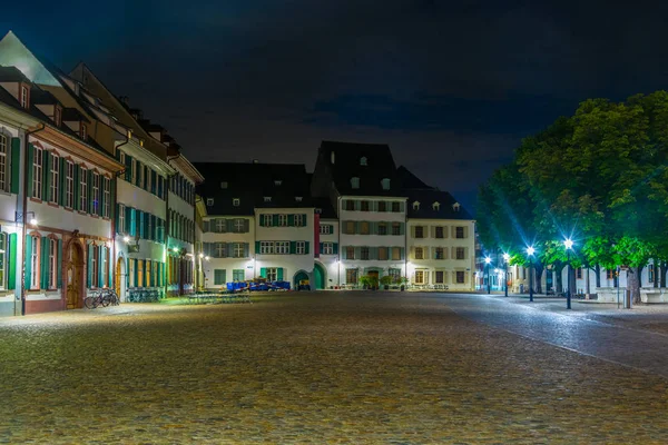Noční Pohled Blízkosti Münsterplatz Basileji Švýcarska — Stock fotografie