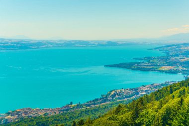 Switzerlan yılında neuchatel Gölü havadan görünümü