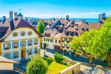 Murten tarihi merkezi Switzerlan havadan görünümü