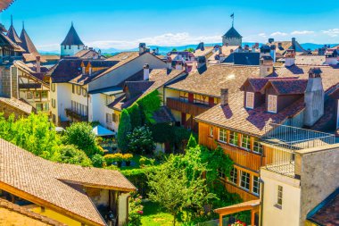 Murten tarihi merkezi Switzerlan havadan görünümü