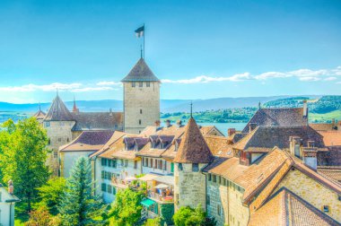 Murten eski şehir Switzerlan çevreleyen sur havadan görünümü