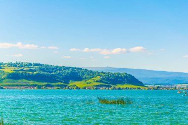 Switzerlan gölde Murten havadan görünümü