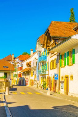 Murten tarihi merkezi Switzerlan dar sokakta