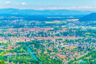 Egemen-Munster Katedrali ve Bundeshaus, Switzerlan tarafından Bern üzerinde Gurten Tepesi'nden görüntülemek
