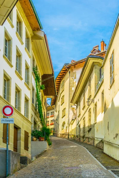 Veduta Una Stradina Nel Centro Storico Friburgo Svizzera — Foto Stock