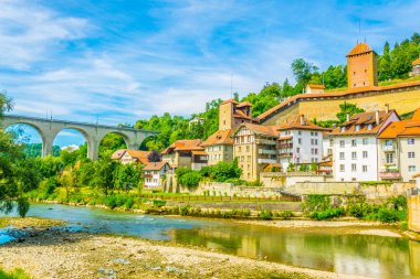 Pont de Zaehringen ayakta nehir sefa Fribourg, Switzerlan Vadisi üzerinde