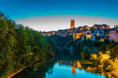 Bir Fribourg, Switzerlan manzarası üzerinden günbatımı görünüm