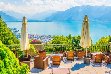 Geneva Gölü Switzerlan Mont Pelerin yamacında yer alan bir restorana görünümünü