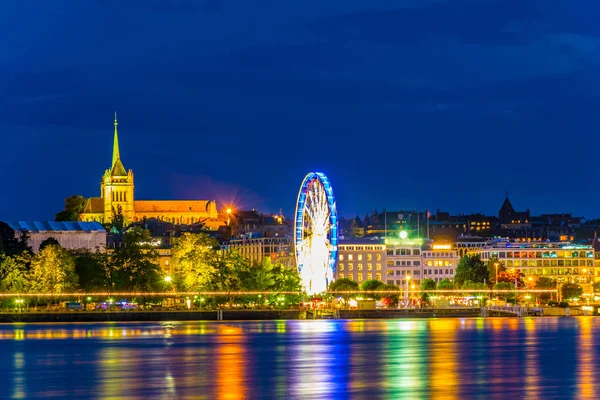 Nachtansicht Des Stadtbildes Von Genf Dominiert Von Der Kathedrale Saint — Stockfoto