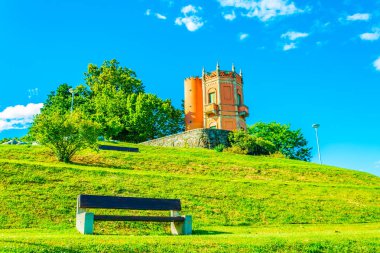 Lugano, Switzerlan Tassino parkta kırmızı kule